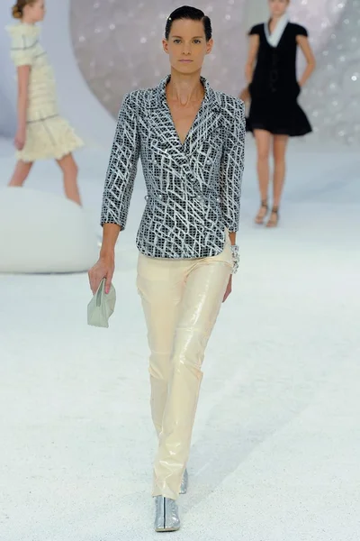 Look 24